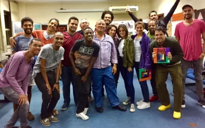 “O amor é uma construção diária”, diz Vagner de Almeida em roda de conversa na ABIA